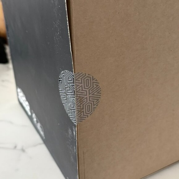 Verizon - CR1000A (Router) WiFi 6E - Home & Business - New Sealed Box - Picture 4 of 4